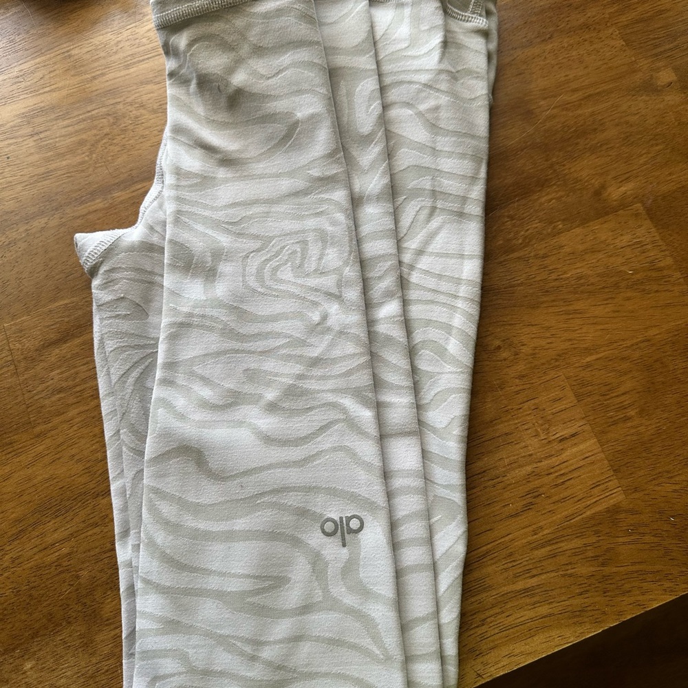 ALO Yoga Women's Gray Patterned Leggings